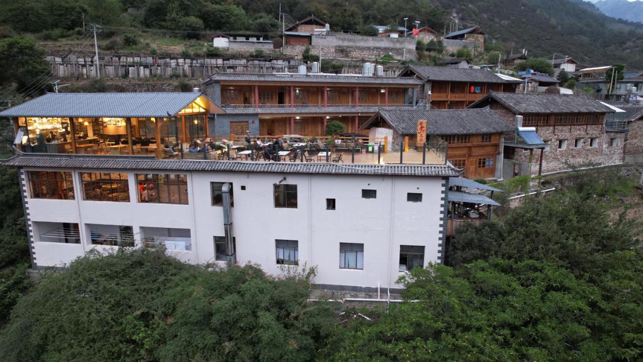 Tiger Leaping Gorge Tea Horse Gasthaus Shangri-La Extérieur photo