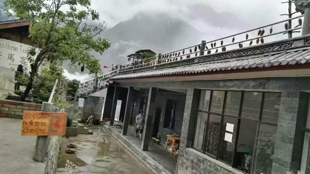 Tiger Leaping Gorge Tea Horse Gasthaus Shangri-La Extérieur photo